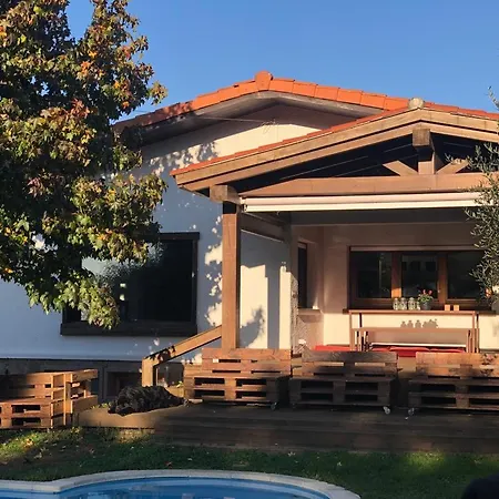 Holiday home Magnifica Casa Con Piscina Y Jardin En *