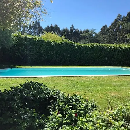 Holiday home Magnifica Casa Con Piscina Y Jardin En Oleiros